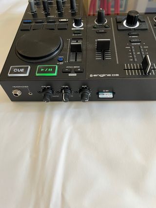Controladora Denon DJ Prime Go Negra