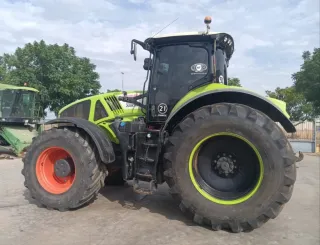 Tractor Claas Axion