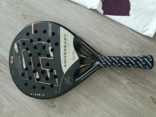 Pala Pádel + Camiseta Nueva