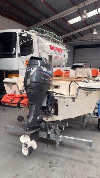 Embarcación Glastron + Yamaha 50cv 4T