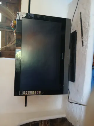Televisor Schneider.  Gris, Negro y Blanco