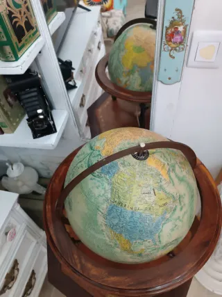 Globo Terráqueo Antiguo Francés