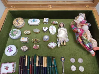 Vetrina da tavolo stile francese in legno foglia