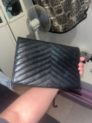 Bolso YSL Negro con Cadena Dorada