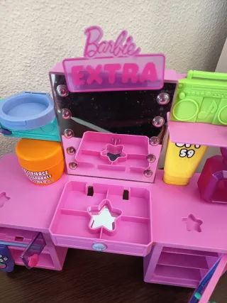 Tocador Barbie Extra con Muñeca