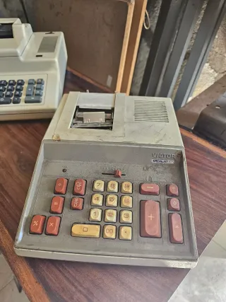 Calculadora Victor Medalist 305 Vintage