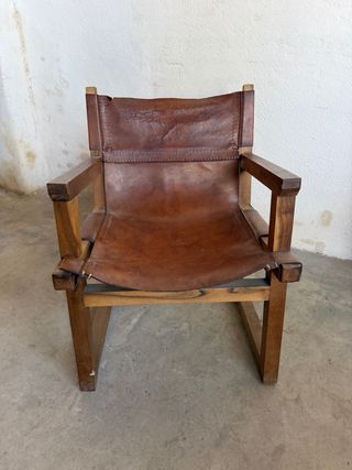 Sillón de cuero y madera