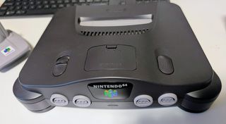 Nintendo 64 Lotto + 4 Controller + Pokémon