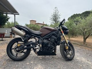 Triumph Street Triple Negra/Marrón