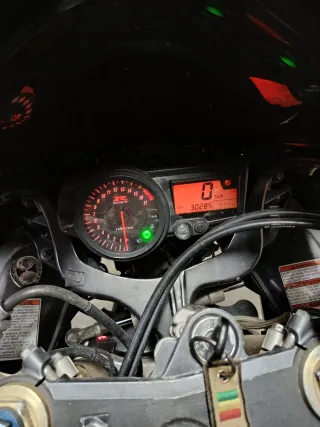 Suzuki GSXR 600 K5 Negra