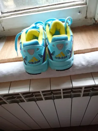 Scarpe Adidas Blu e Gialle