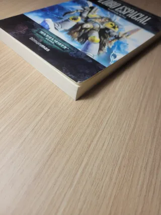 Warhammer lobo espacial libro
