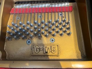 Piano de cola Young Chang negro