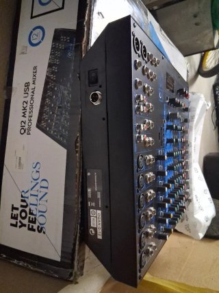 Mesa de Mezclas Oqan Q12 MK2 USB