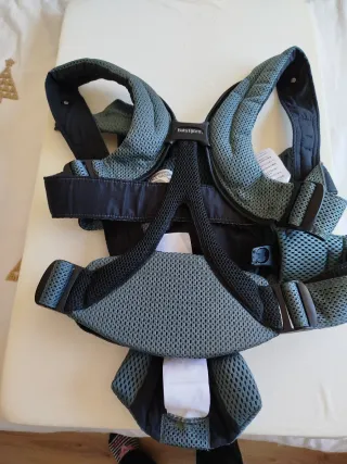 Mochila Porteo BabyBjorn Move Verde. Nueva.