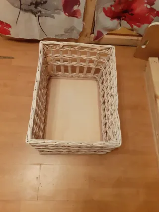 Cesta mimbre y madera beige