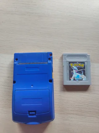 Game Boy Color Edición Pikachu + Pokemon plata