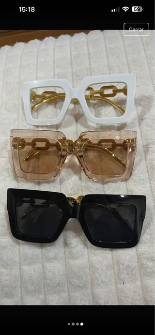Gafas de sol cuadradas con cadena dorada