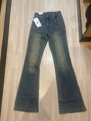 Pantalón vaquero vintage acampanado