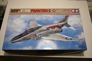Maqueta Tamiya F-4B Phantom II 1/48