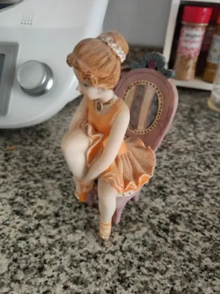 Muñeca bailarina cerámica sentada