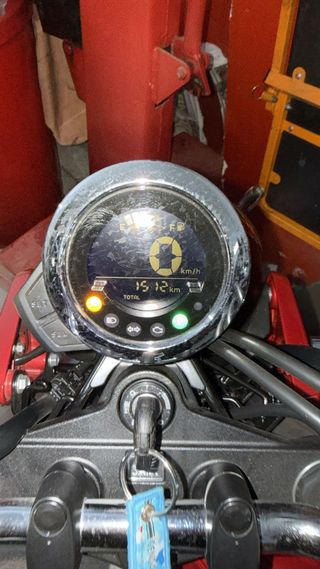 Honda Dax Roja y Blanca