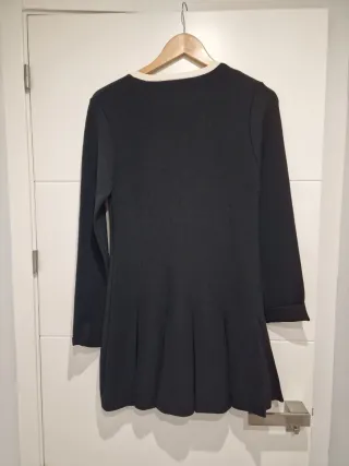 Vestido negro Zara
