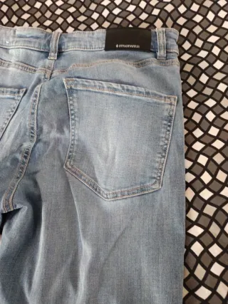 Vaqueros anchos de moda