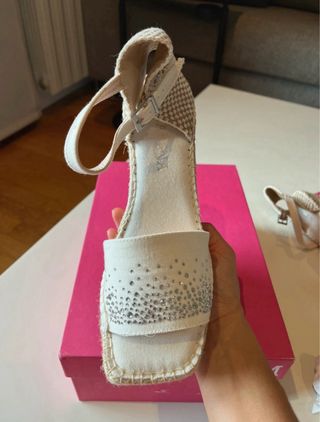 Alpargatas cuña Macarena blancas