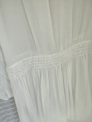 Vestido seda blanco manga larga transparente