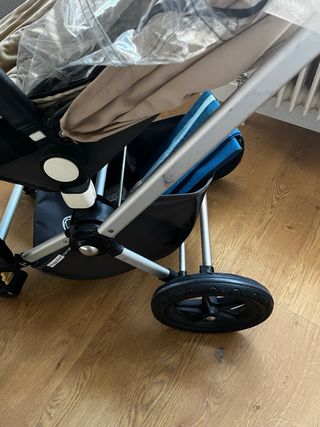 Carrito Bugaboo con capazo y accesorios