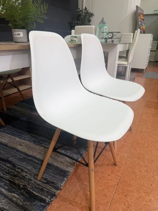 Juego comedor 4 sillas madera y blanco