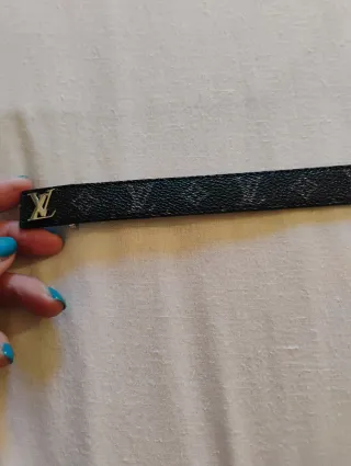 Pulsera Louis Vuitton negra y Plata.