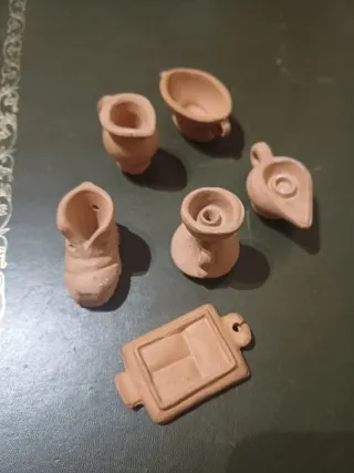 Decorazioni in terracotta fatte a mano