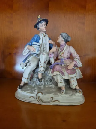 Figura de porcelana pareja oriental