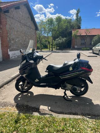 Piaggio Xevo 125cc Negra