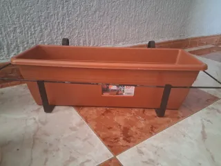 Lote Macetas Plástico y Terracota