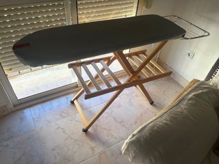 Planchero de madera de diseño como nuevo