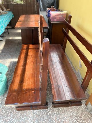 Tavolo con panche in legno massiccio
