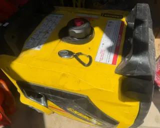 Generador Eléctrico Portátil Amarillo