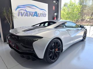 McLaren  Artura 2025