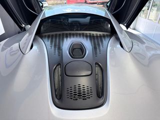 McLaren  Artura 2025