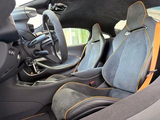 McLaren  Artura 2025