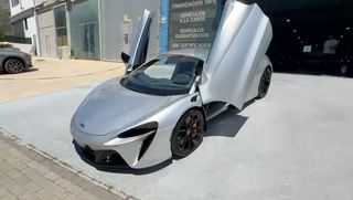 McLaren  Artura 2025
