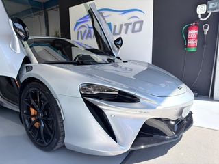 McLaren  Artura 2025