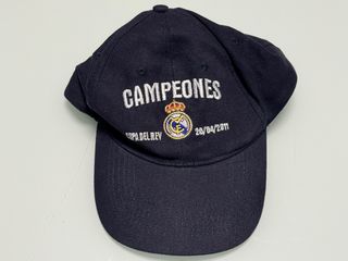 Superpack R.Madrid: bufanda, guantes, calz., gorra