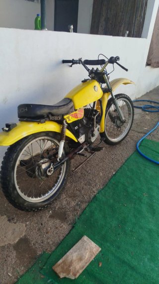 Moto Enduro PUCH Amarilla