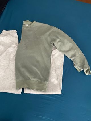 Conjunto Sudadera y Pantalón Chándal