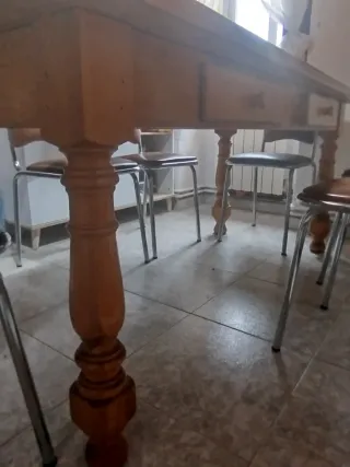 Mesa de comedor de mader Hecho por un carpintero