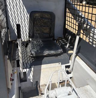 MINICARGADORA BOBCAT CON PALA